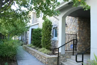 Photo #1: 20040897 Listing 