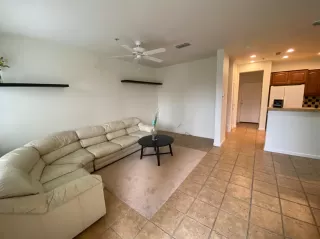 Photo #3: 20040956 Listing