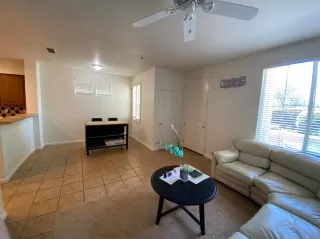 Photo #4: 20040956 Listing