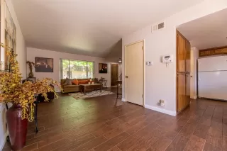 Photo #3: 20040983 Listing