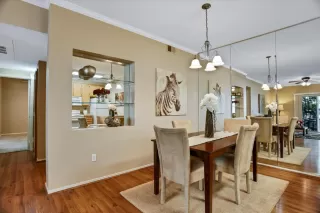 Photo #6: 20041670 Listing 