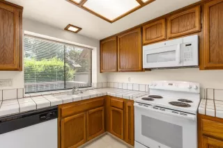 Photo #1: 20041792 Listing