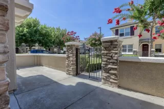 Photo #2: 20041920 Listing 