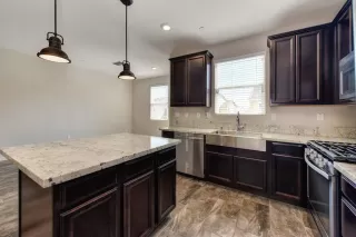 Photo #6: 20041950 Listing