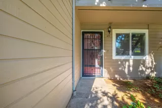 Photo #1: 20041999 Listing 