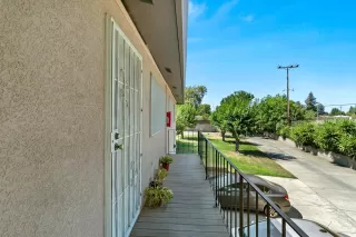 Photo #2: 20042040 Listing 