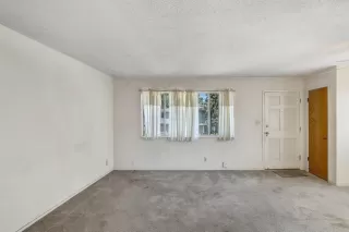 Photo #4: 20042040 Listing 