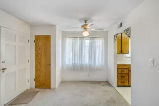 Photo #6: 20042040 Listing 