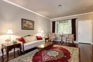 Photo #5: 20042146 Listing 