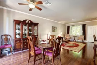 Photo #6: 20042146 Listing 