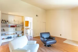 Photo #4: 20042160 Listing 