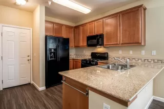 Photo #2: 20042342 Listing 