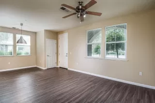 Photo #4: 20042342 Listing 