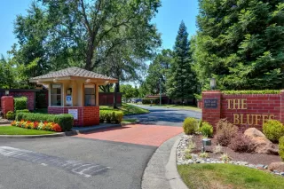 Photo #2: 20042368 Listing 