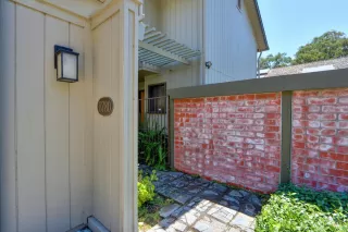 Photo #5: 20042368 Listing 