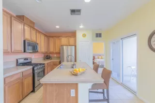 Photo #3: 20042587 Listing