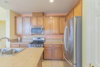 Photo #4: 20042587 Listing