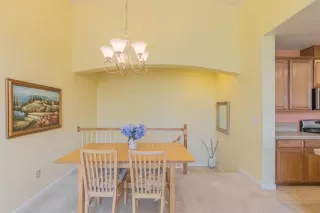 Photo #5: 20042587 Listing