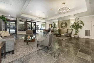 Photo #2: 20042801 Listing