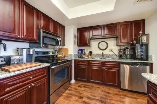 Photo #4: 20042801 Listing