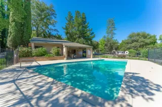 Photo #3: 20042907 Listing