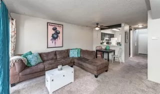 Photo #4: 20042907 Listing