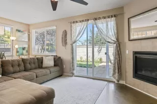 Photo #4: 20043043 Listing