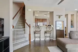 Photo #6: 20043043 Listing