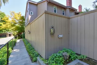 Photo #1: 20043069 Listing