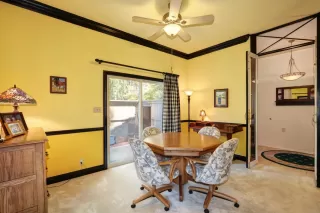 Photo #6: 20043069 Listing