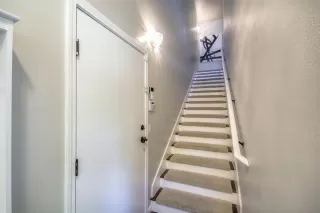 Photo #3: 20043153 Listing