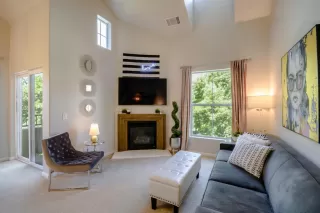 Photo #6: 20043153 Listing