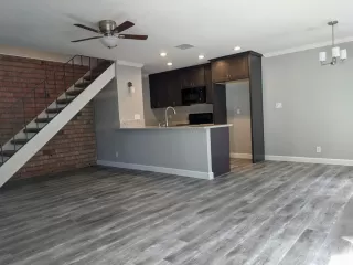 Photo #2: 20043428 Listing 