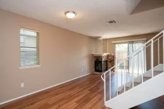 Photo #2: 20043440 Listing