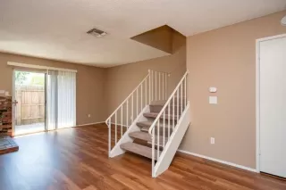 Photo #3: 20043440 Listing