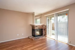 Photo #4: 20043440 Listing