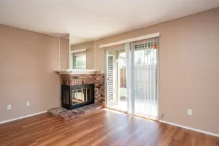 Photo #5: 20043440 Listing