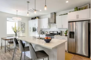 Photo #1: 20043516 Listing