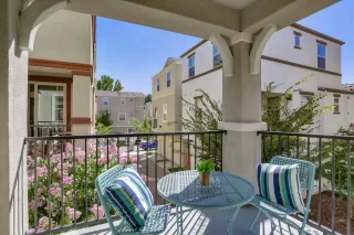 Photo #2: 20043516 Listing