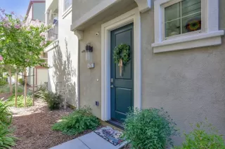 Photo #5: 20043516 Listing