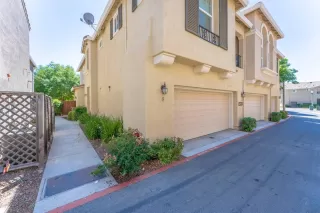 Photo #2: 20043959 Listing