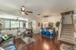 Photo #5: 20043959 Listing