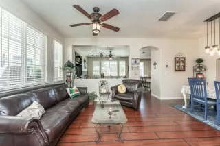 Photo #6: 20043959 Listing