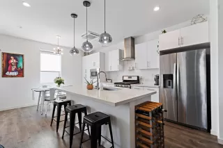 Photo #2: 20044077 Listing