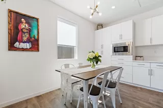 Photo #6: 20044077 Listing