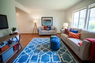 Photo #2: 20044185 Listing