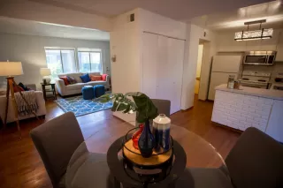 Photo #4: 20044185 Listing