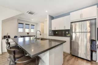 Photo #2: 20044321 Listing