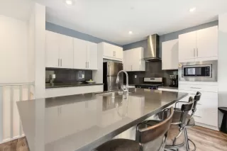 Photo #3: 20044321 Listing