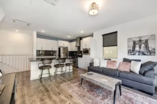 Photo #5: 20044321 Listing